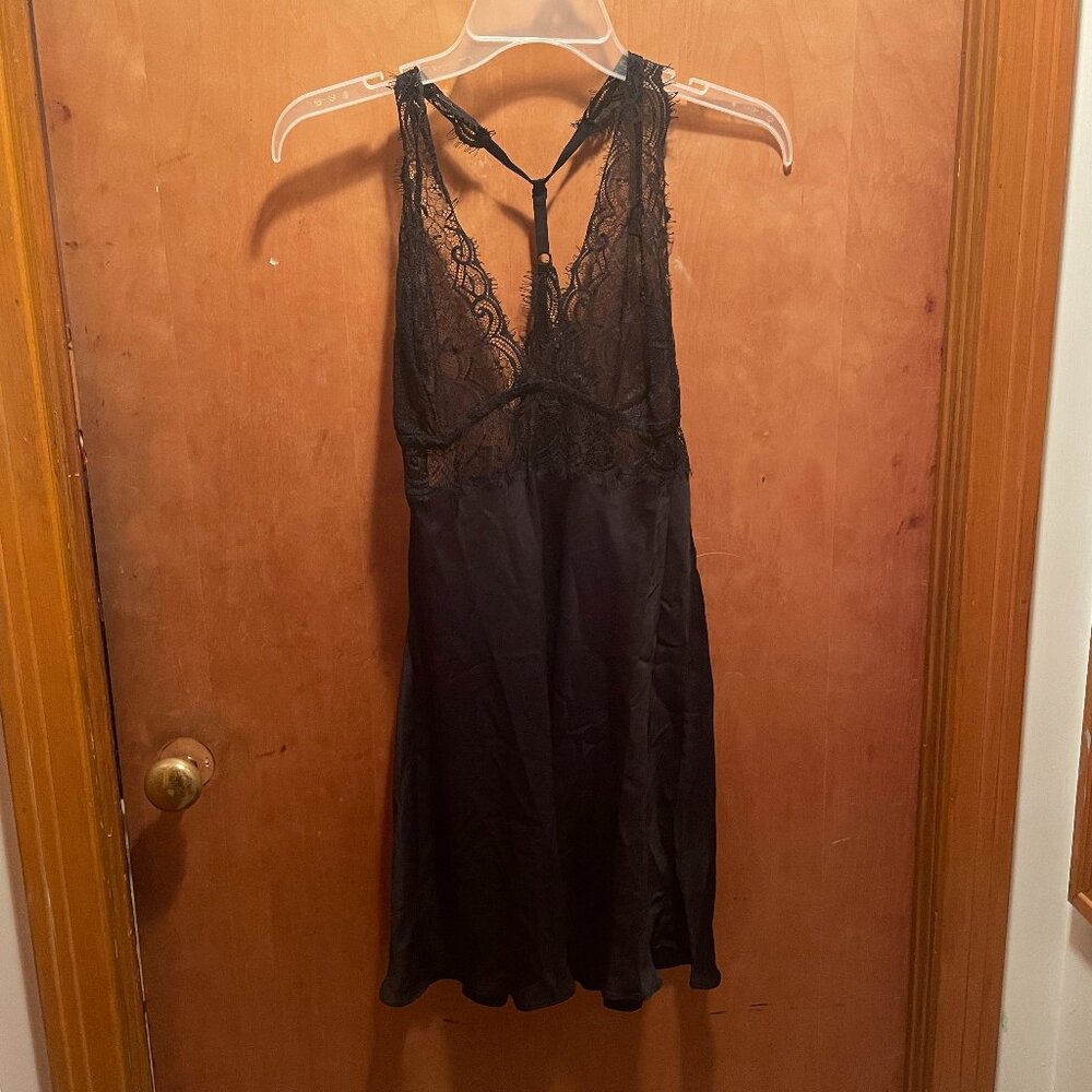 Adore Me Black Slip (L)